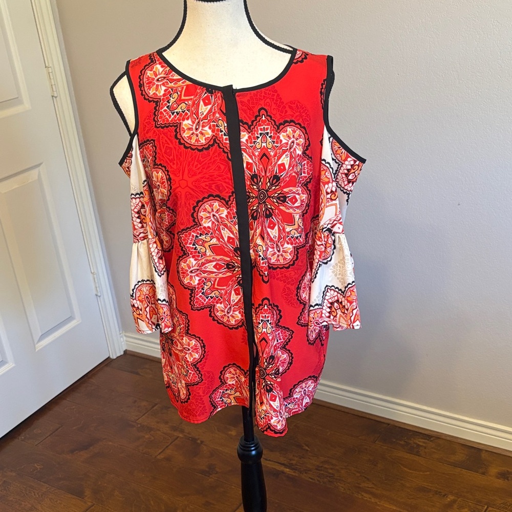 Women’s Red Cold-Shoulder Floral Print Top